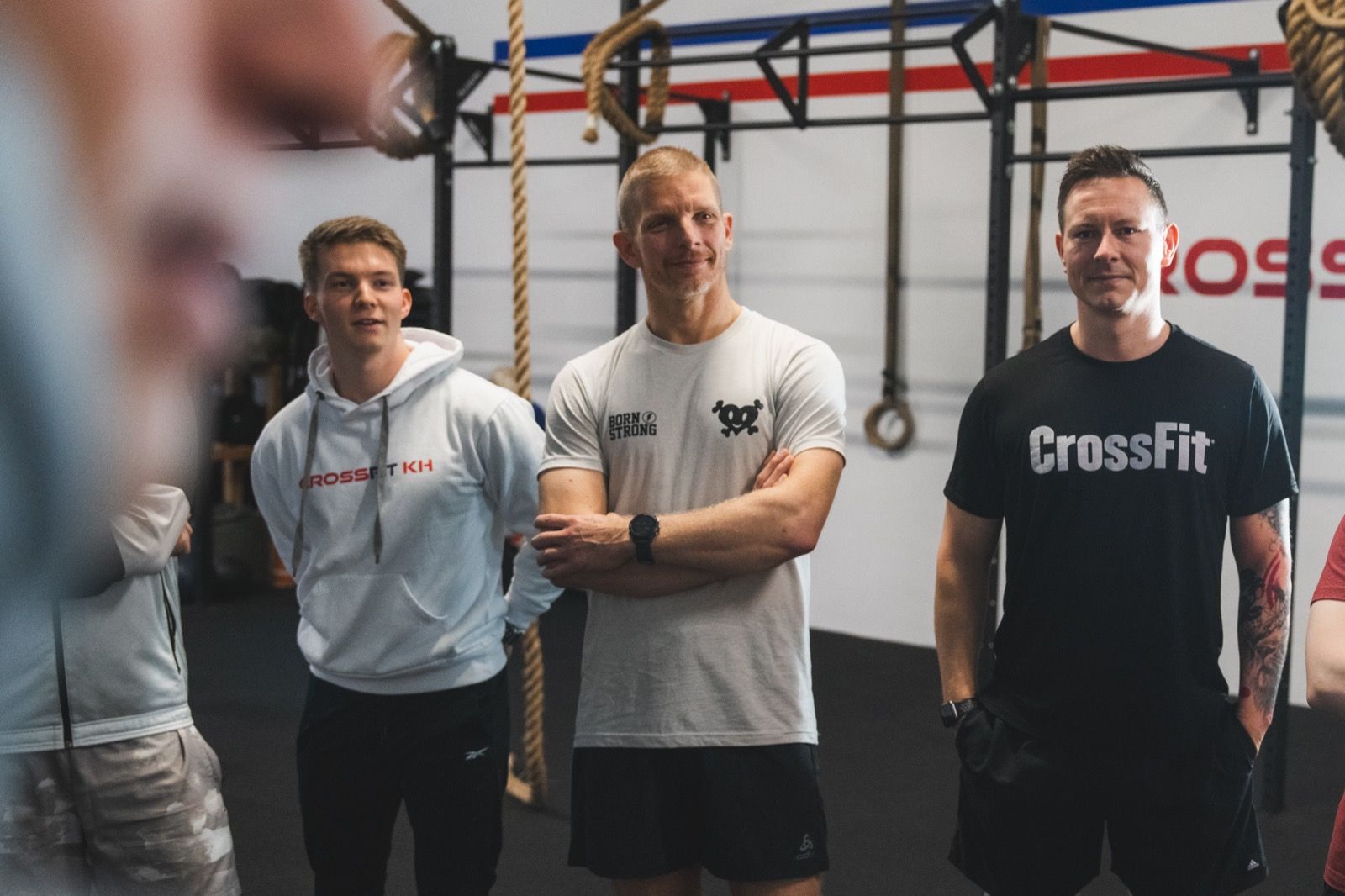 Eine Klasse beim gemeinsamen Training in der Box